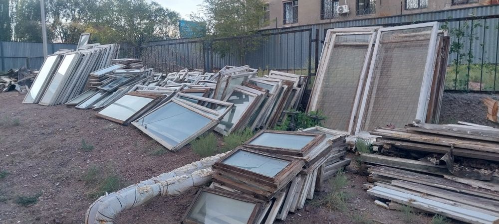 Оконные проемы разных размеров.