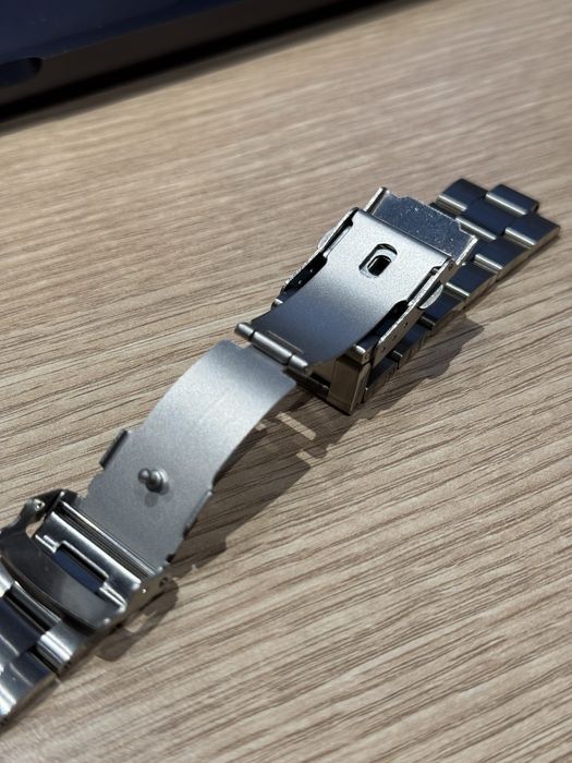 Металлический ремешок для часов 22 мм, серый