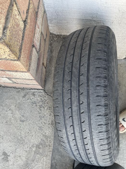 Продаю шины 225/65R17