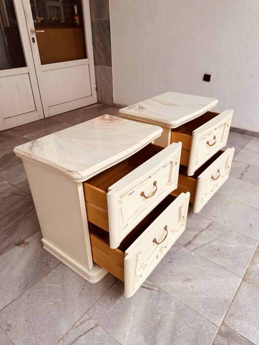Италиански нощни шкафчета с мраморени плотове от 70-те