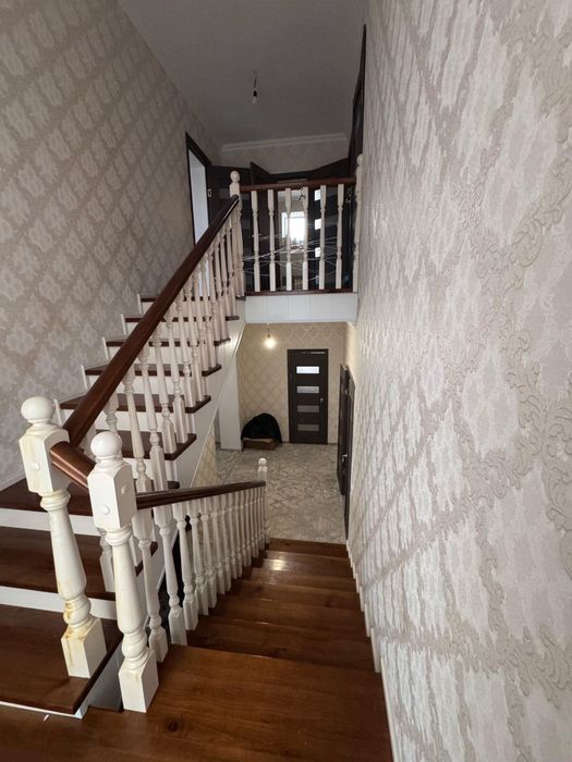 Продам дом в коттеджном городке.