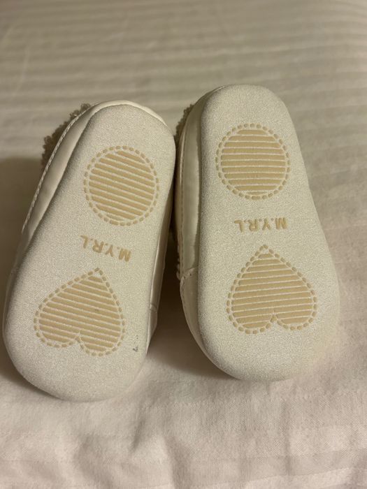 Чисто нови бебешки обувчици Mayoral