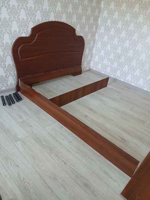 Спальн кровать без матраса