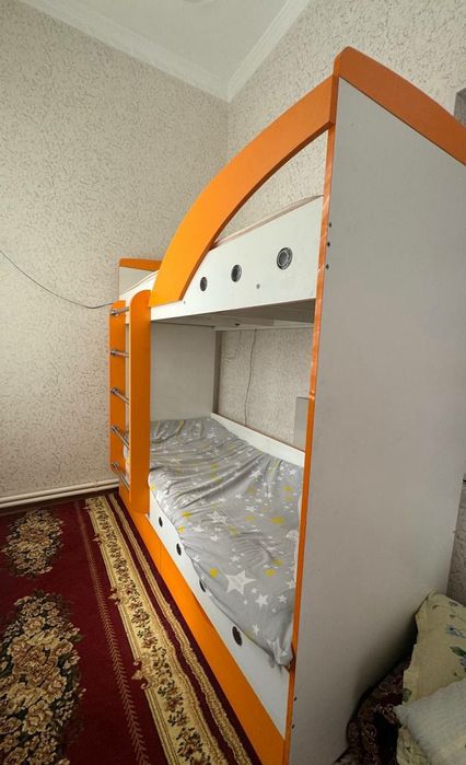 Двухъярусная кровать