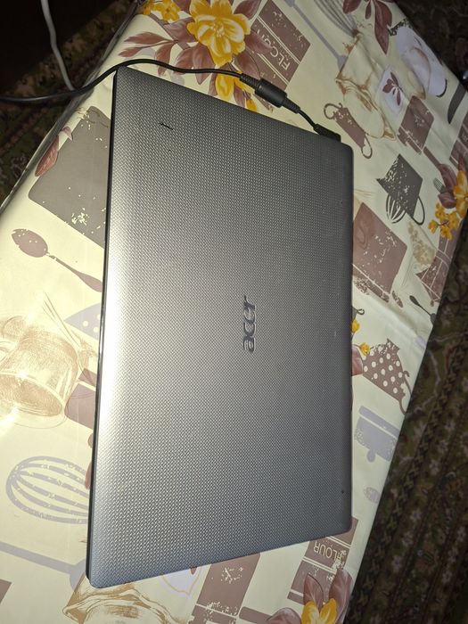 Acer Aspire 5741g, Intel i5, Windows 10 Pro  + Office, 500 gb, 6 gb ram