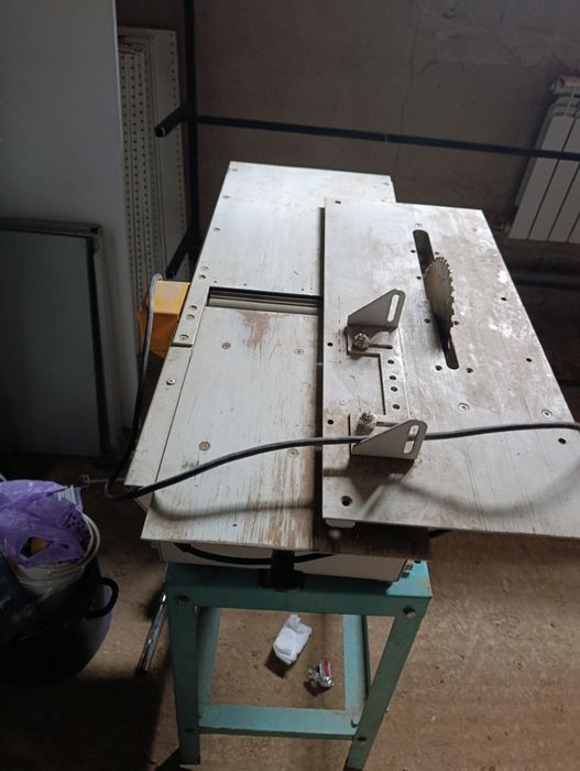 Пила с рубанком 220 в