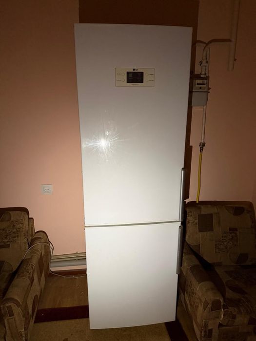 Продается холодильник LG