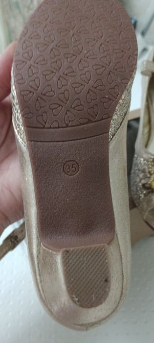 Детские туфельки