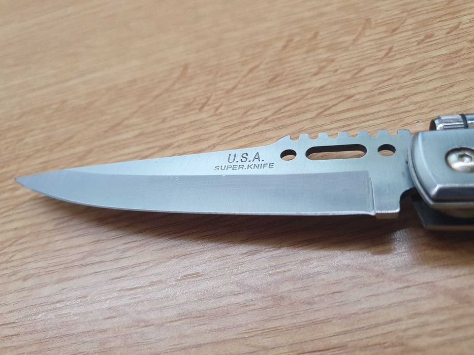 Cutit / Briceag U.S.A. Super Knife cu buton, lanterna si siguranta