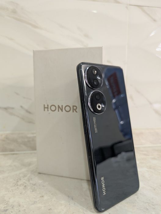 Телефон Honor 90 8/256