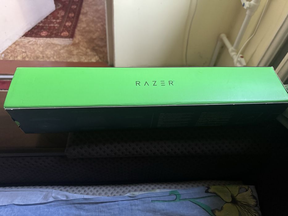 продам игровой коврик для мыши Razer