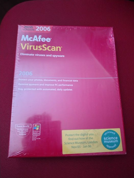 Antivirus McAfee cutie 2006 sigilat