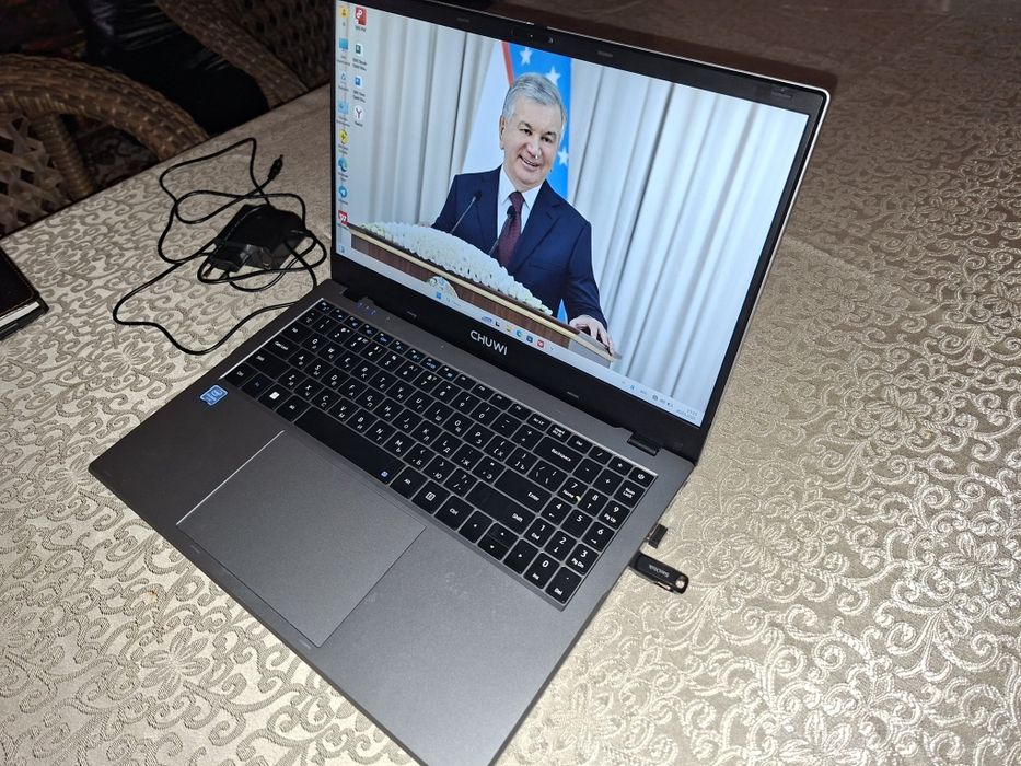 Noutbuk sotiladi, holati ideal.