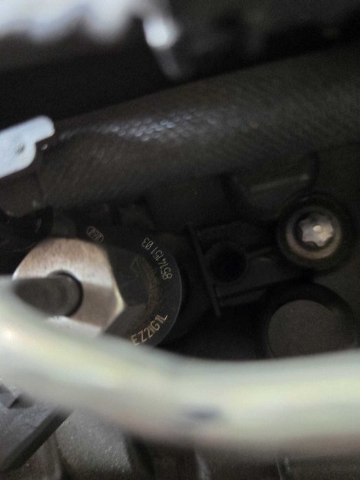 Kit injectie injectoare rampa pompa inalte  BMW 2.5d biturbo cod 8514151  8514155  8514138