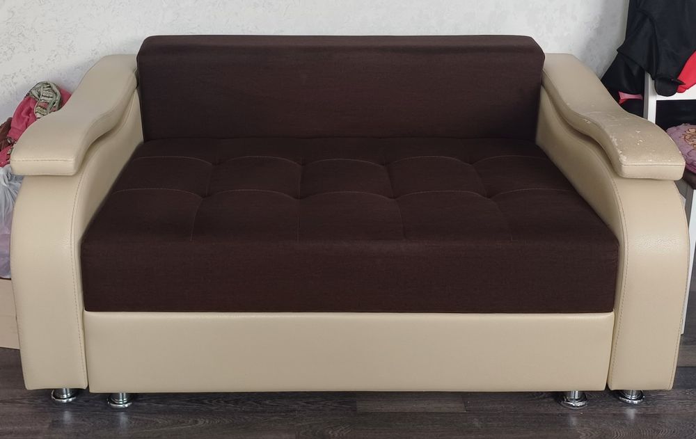 Продам два дивана