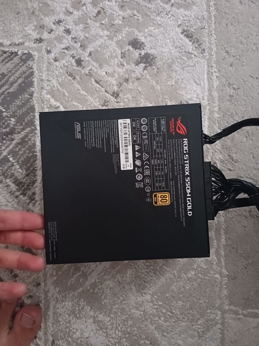 Asus rog strix 550w