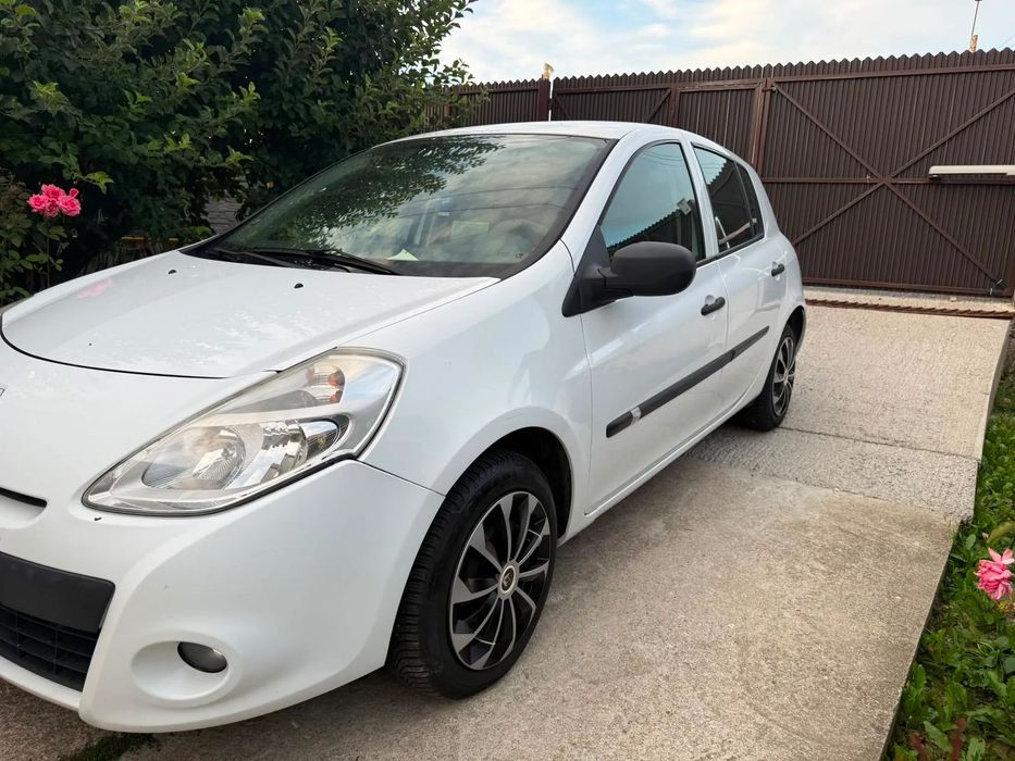 Renault Clio Renault Clio, 2011, 5 usi, geamuri electrice fata, aer conditionat