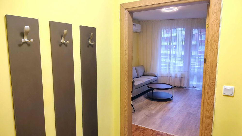 Двустаен апартамент под наем в Младост 4