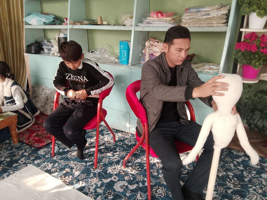 Хунармандчилик асосида  яратилган кугирчоклар ва кашталар