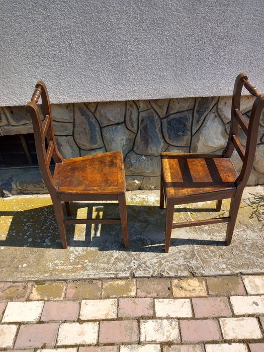 Se vând 2 scaune țărănești,vechi