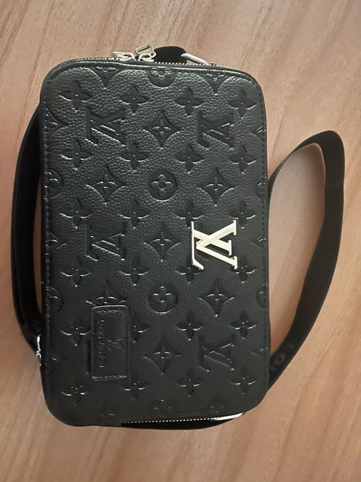 Продам барсетку.
