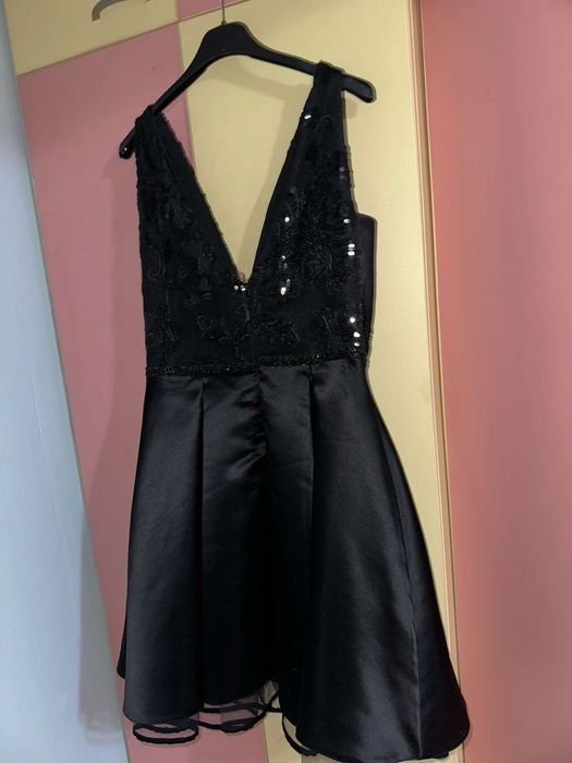 Официална рокля