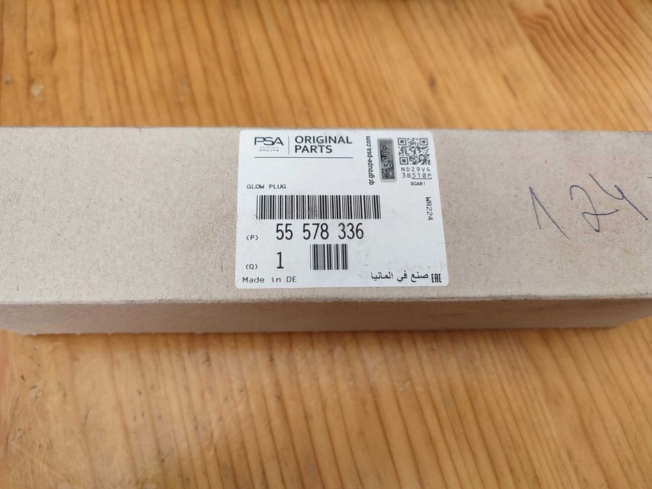 Продавам запазена оригинална запалителна свещ за Опел Инсигния