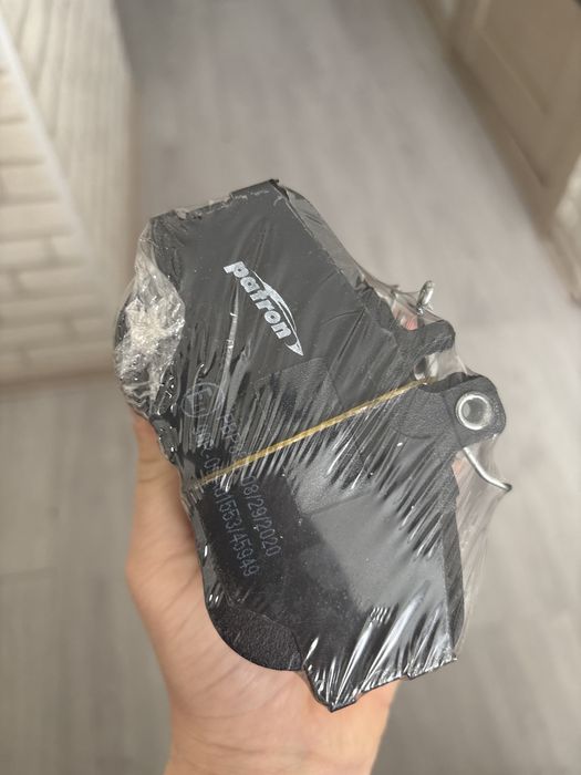 Колодка для мерс новый в коробке салафане