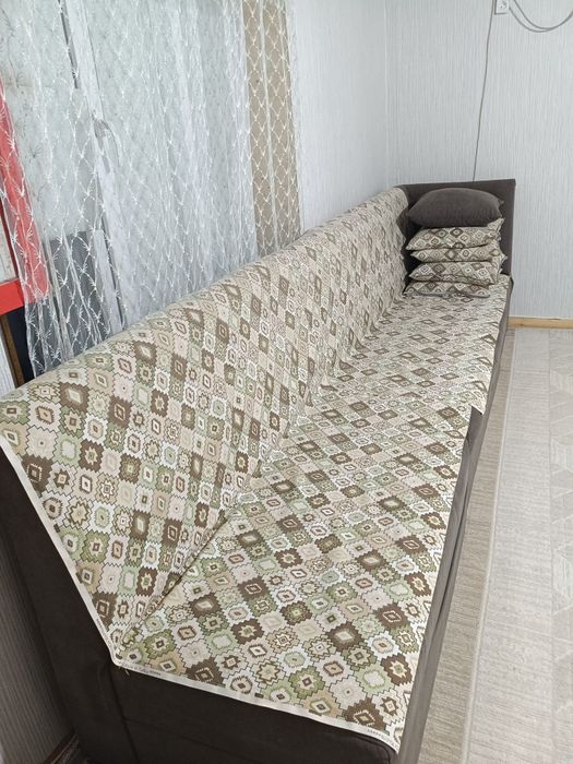 Диван сатылады жағдайы жақсы тек отратын