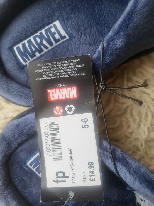 Нови пантофи на Marvel, 18  лв