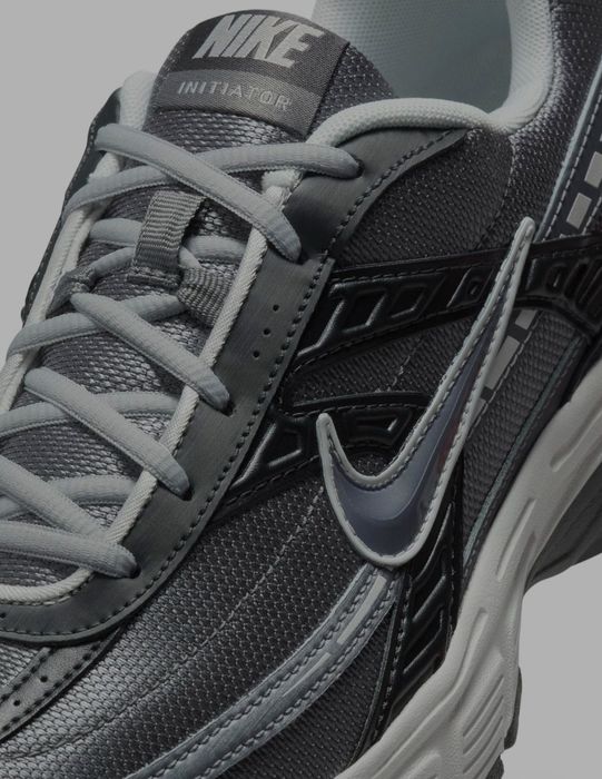 Nike обувки INITIATOR