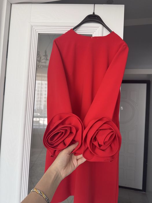 Продам красное платье