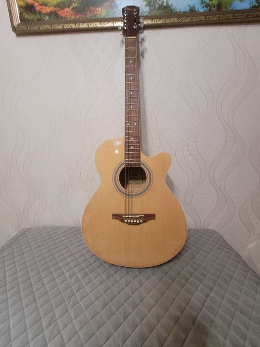 Продам гитару б/у