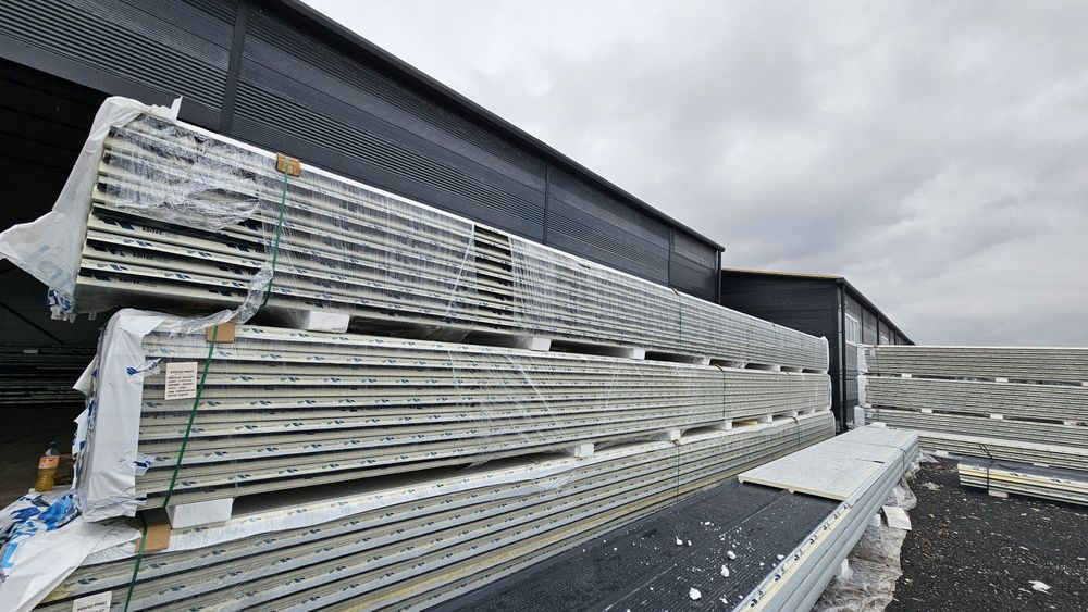 49 RON Vindem panouri Sandwich grosime 1,2, 4, si 6 cm, calitatea 1