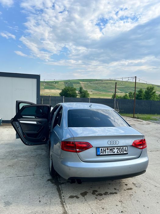 Vând Audi a 4 b8