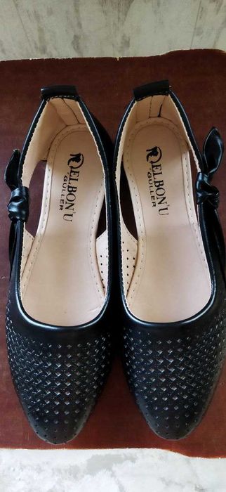 Новые женские туфли-босоножки.