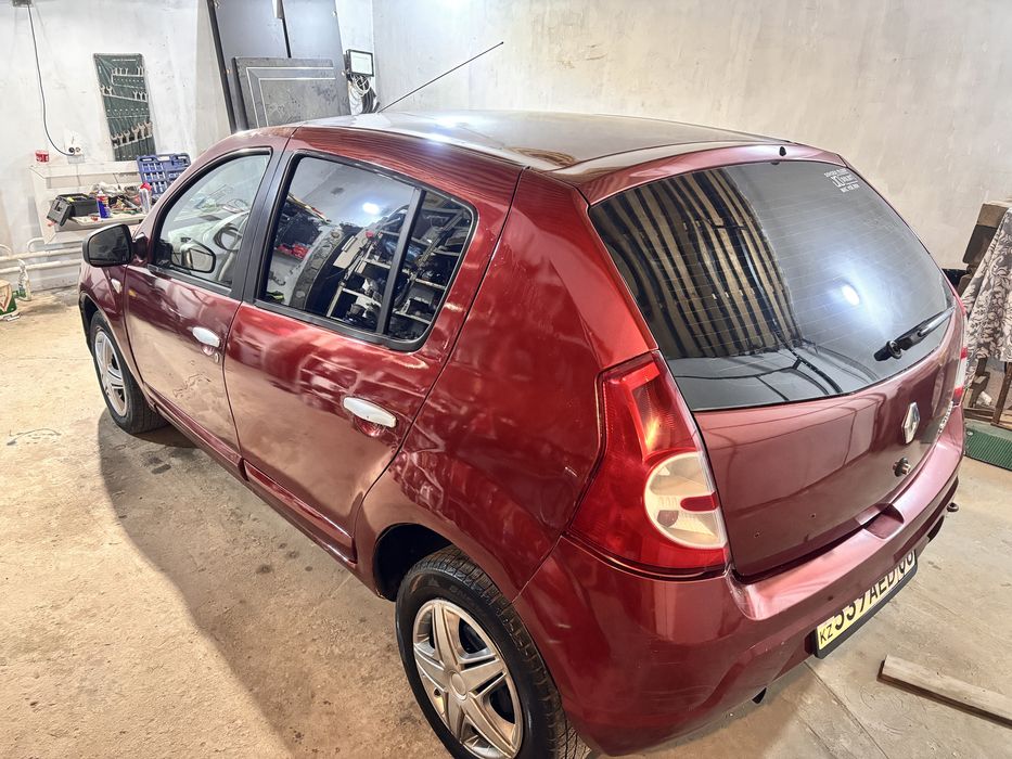 Продам машины 2011