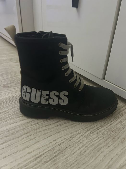Боти за момче guess 36 номер