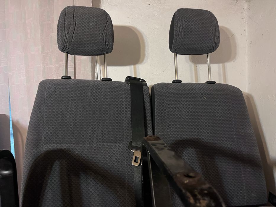 Сиденья Toyota Hiace задние