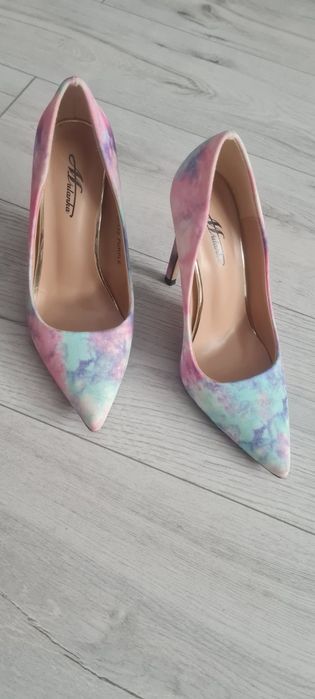 Pantofi 37 aproape noi