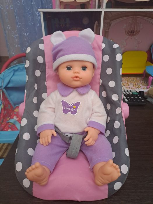 Продам куклу в переноске
