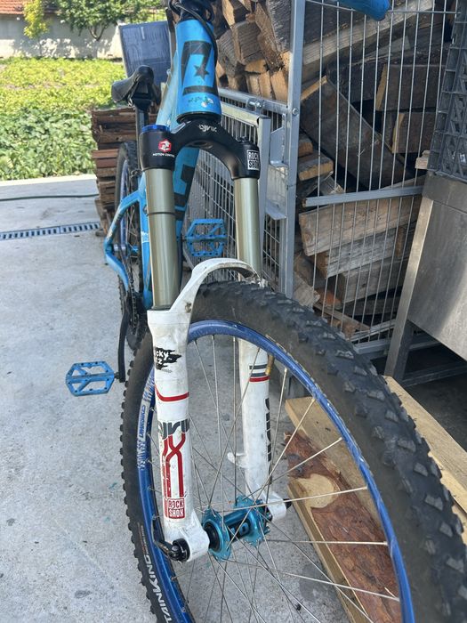 Вилка за колело rock shox lyrik