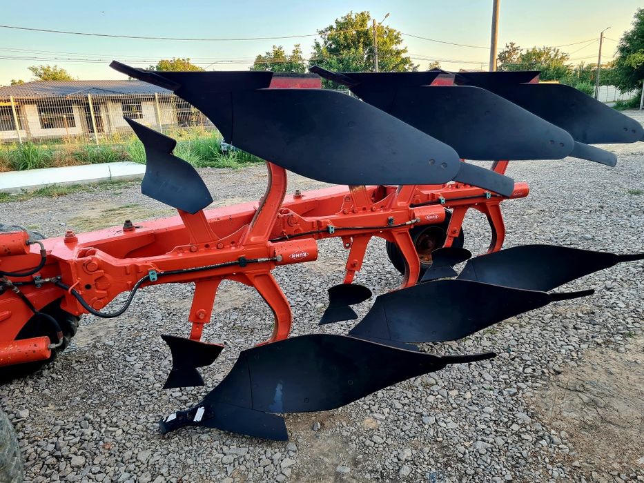 Plug reversibil KUHN CHALLENGER OL OnLand 8 trupite brazde