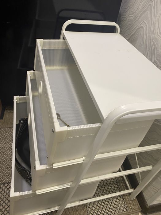 Продам тумбу с лампой икеа