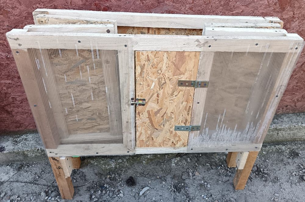 Cușcă pui pliabila și cuibare pasari