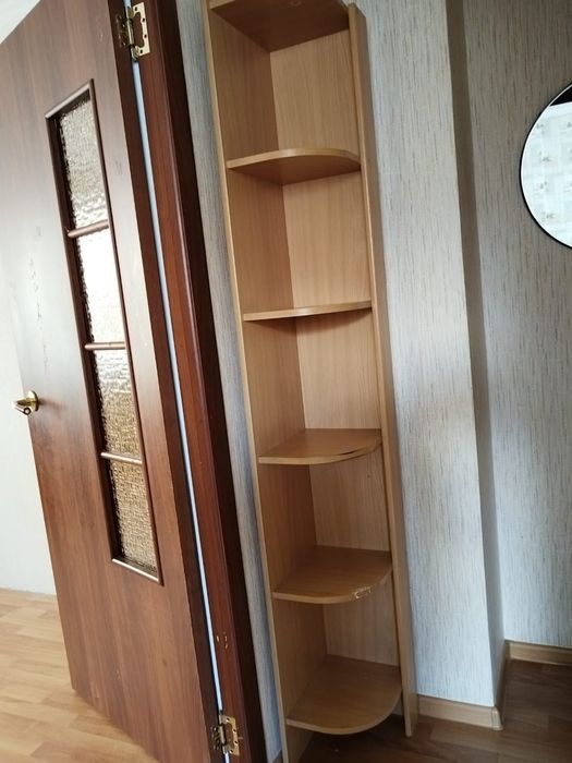 Деревянная угловая полка