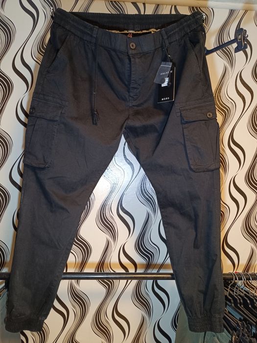 Големи черни карго панталони
