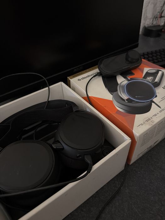 Steelseries Arctis Pro headphones