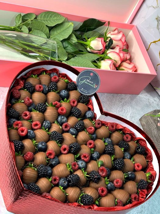 Клубника шоколад. Qulupnay shokolad. Подарки