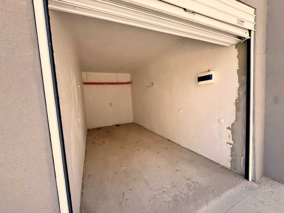 Продава гараж на партер в сграда с АКТ 16